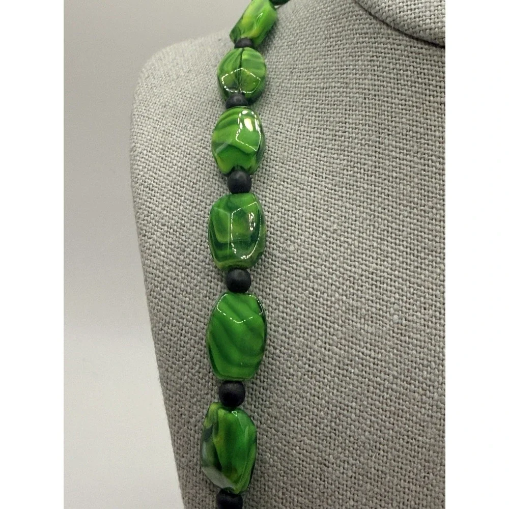 Artisan Glass Beaded Necklace Green Swirl Toggle Clasp 16